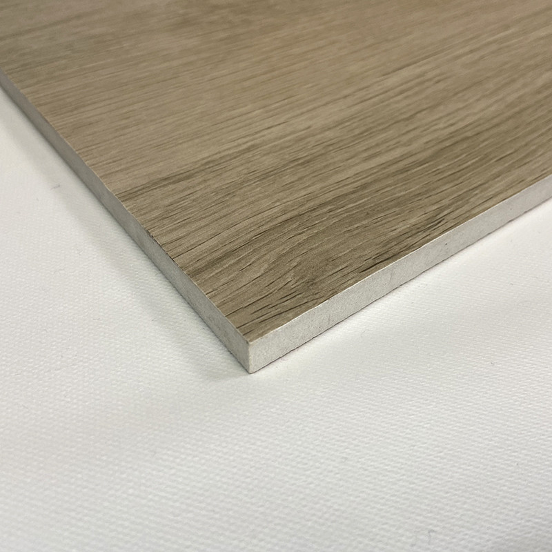 200*1000mm hölzerne Effekt-Porzellan-Bodenfliese-Dekorations-Badezimmer-Brown-Mode