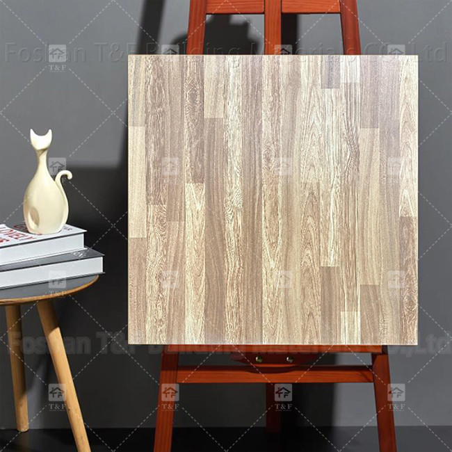 600x600mm Vollkörperrustikale Bodenfliesen Holztekstur Oberfläche Schiebefeste Porzellanfliesen