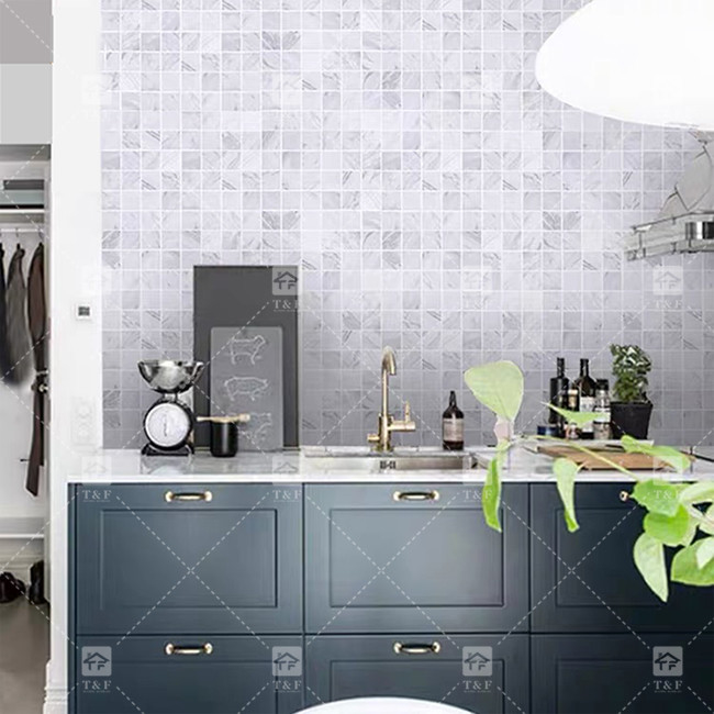 Klassische Carrara-Platten aus Naturmarmor aus Mosaik-Porzellan für Boden und Wand