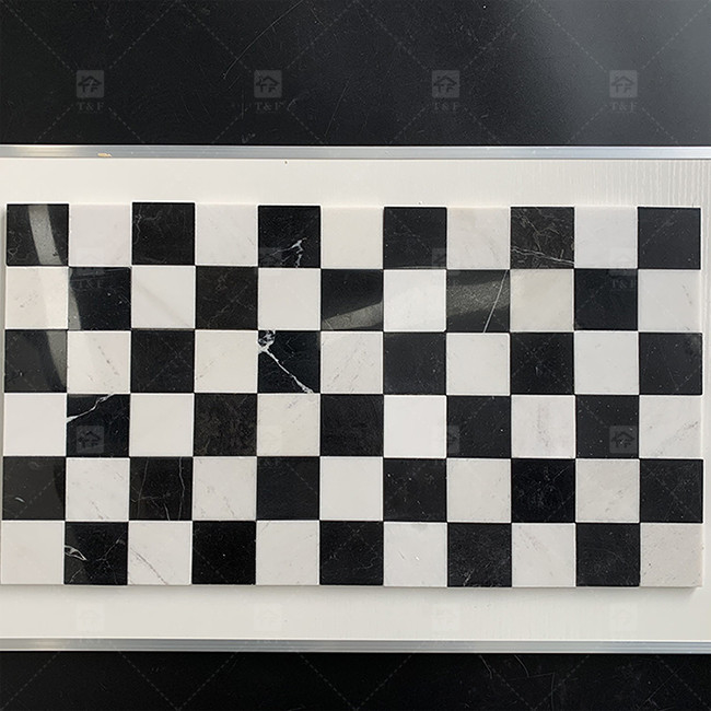Viereckige schwarz-weiße Marmorstein Mosaikfliesen 8mm Wanddekoration