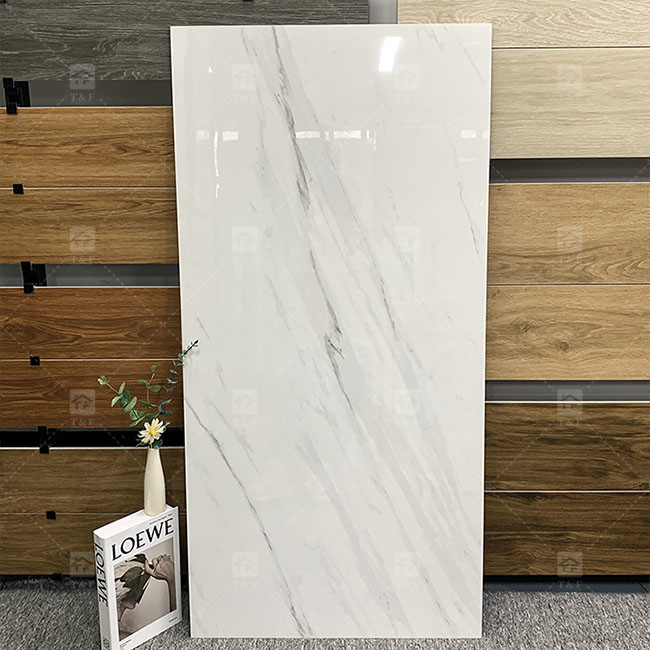 600x1200mm hohe glänzende Carrara weiße polierte verglaste Fliesen für Boden Marmor Porzellanfliesen