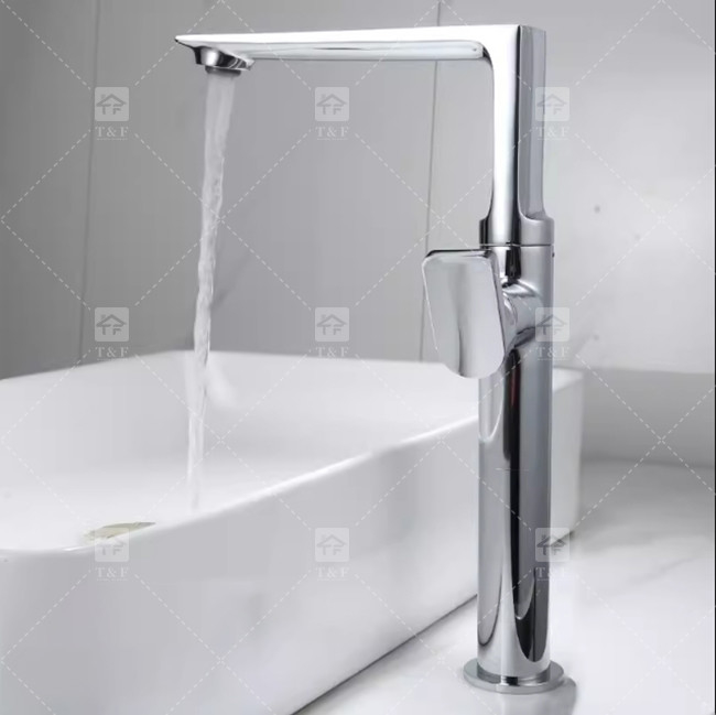 Brushed Gold Beckenhahn Warm und kalt Kupfer Hände waschen und Gesicht schwarzes Shampoo Tischbeckenhahn drehbar