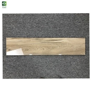 Oberflächenstärke-Dekoration der Glanz-hölzerne Porzellan-Bodenfliese-10mm im Freien