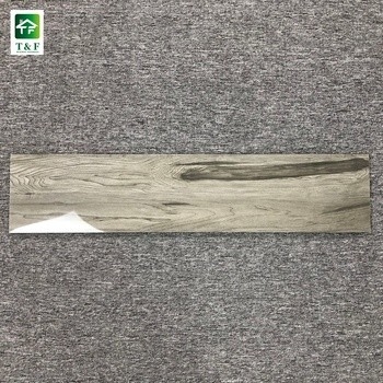 Oberflächenstärke-Dekoration der Glanz-hölzerne Porzellan-Bodenfliese-10mm im Freien
