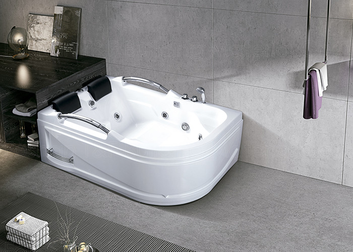 Weiße Acrylumsäumte Luftblase der jacuzzi-Ecken-Badewannen-Innen2